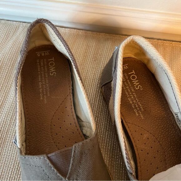 TOMS Womens Classic, Grey, stripe, Slip-Ons University shoes, size 8.5 - Picture 7 of 15